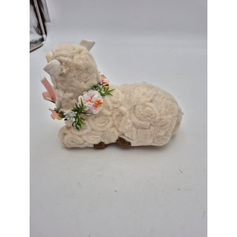 Resin Lambs W/Floral Garland‎ by Valerie Parr Hill "RARE' NIB - Picture 10 of 12